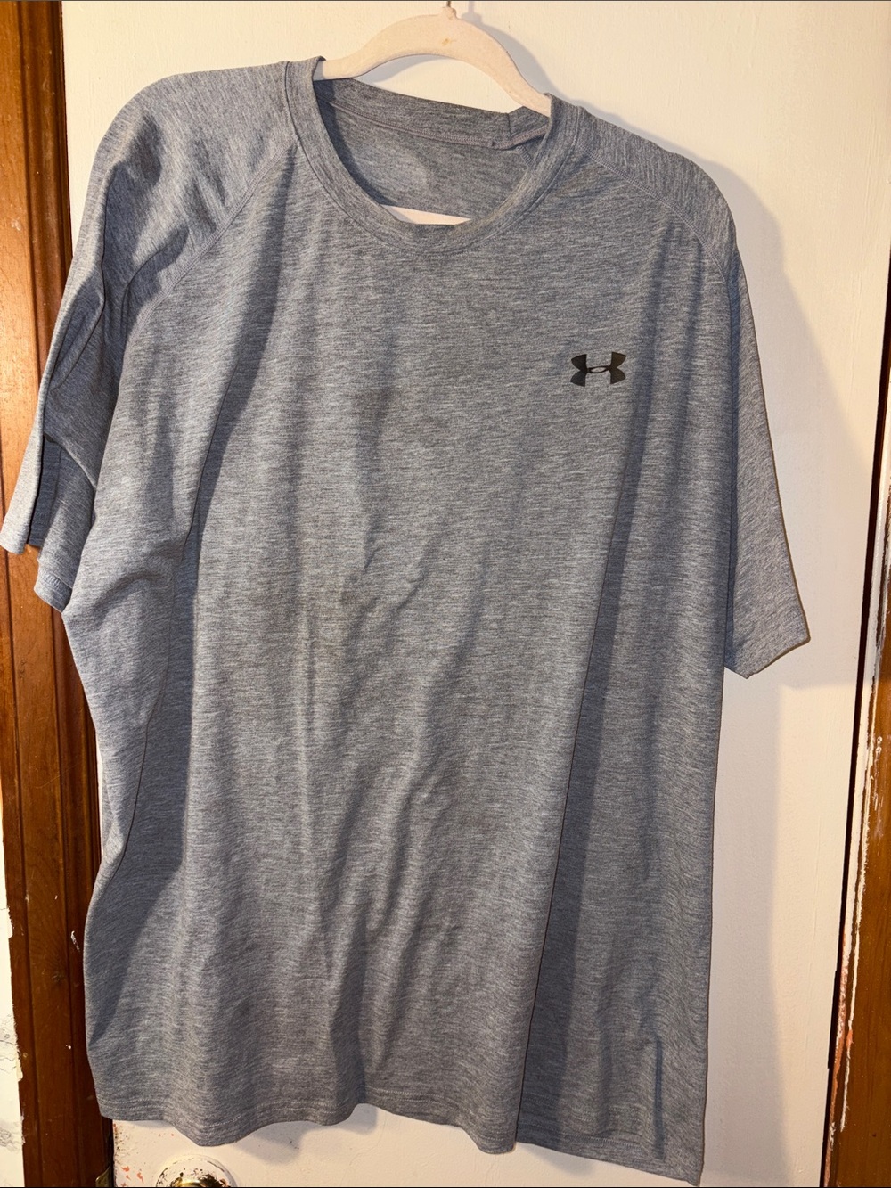 Under Armor grey short sleeve men’s T.